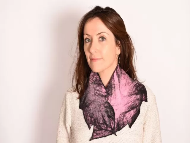 Women Sweater Shop Felt Wool Leaf Scarf Pink/Black