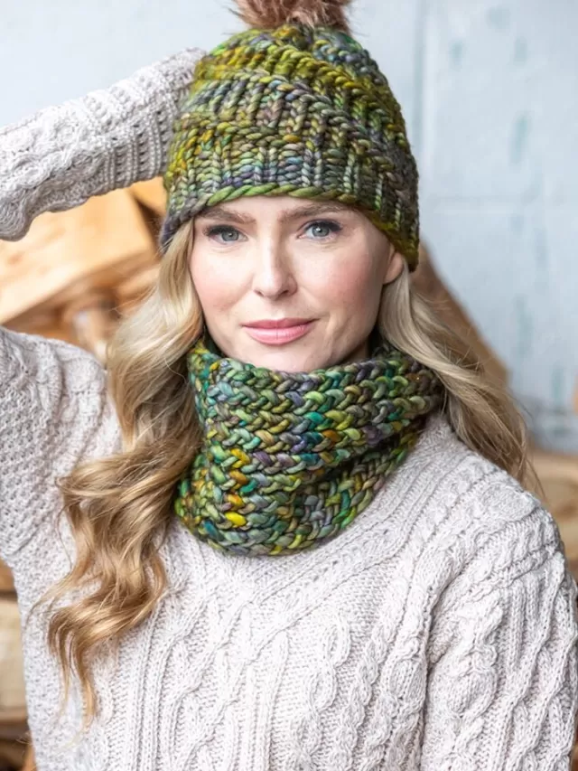 Women Sweater Shop Handmade in Ireland - Snood and Bobble Hat Set - Green