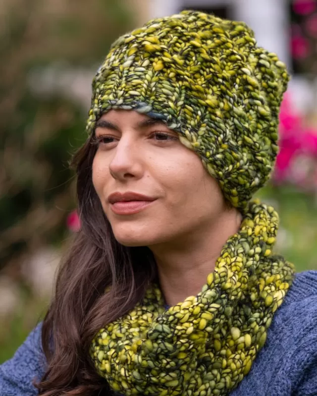 Sweater Shop Handmade in Ireland - Supersoft hat with snood set - Green