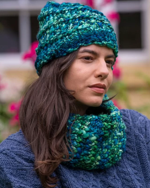 Sweater Shop Handmade in Ireland - Supersoft Hat with snood set - Teal