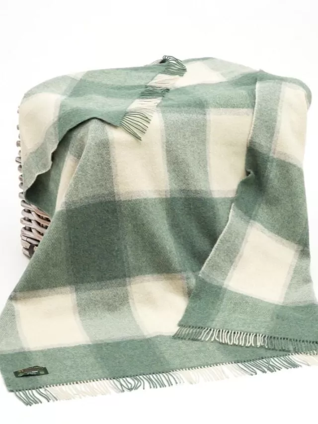 Sweater Shop Pure Wool Throw Green Block Col.LW164