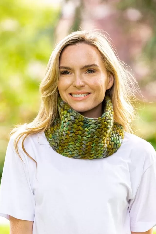 Women Sweater Shop Super Soft Hand Made Snood Green